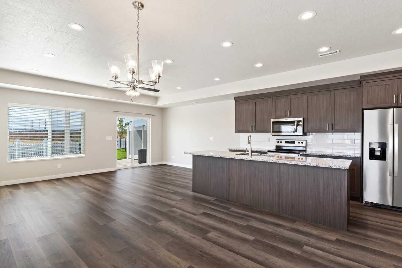 2963 Sw - Photo 3 of 26