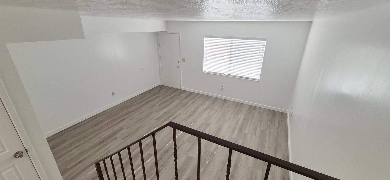 561 Se #2 - Photo 2 of 10