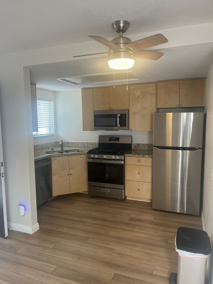 3614 32nd St #3614A - Photo 3 of 17