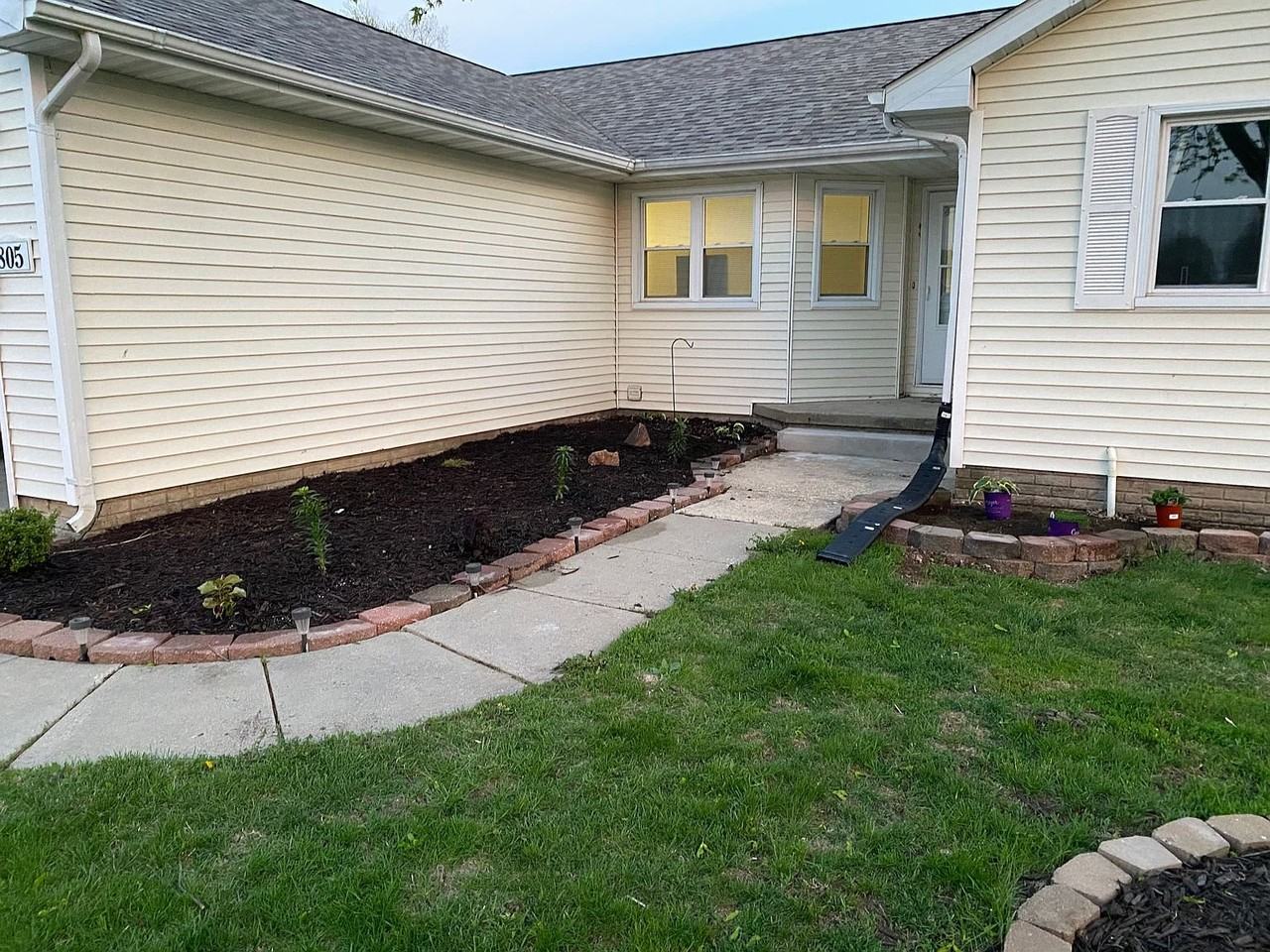 805 Marshall Ct N - Photo 2 of 15