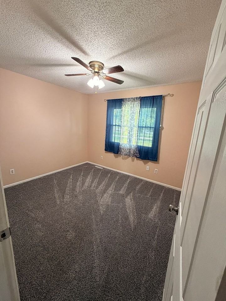 805 Marshall Ct N - Photo 7 of 15