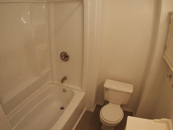 720 E 9th St - Photo 7 of 15