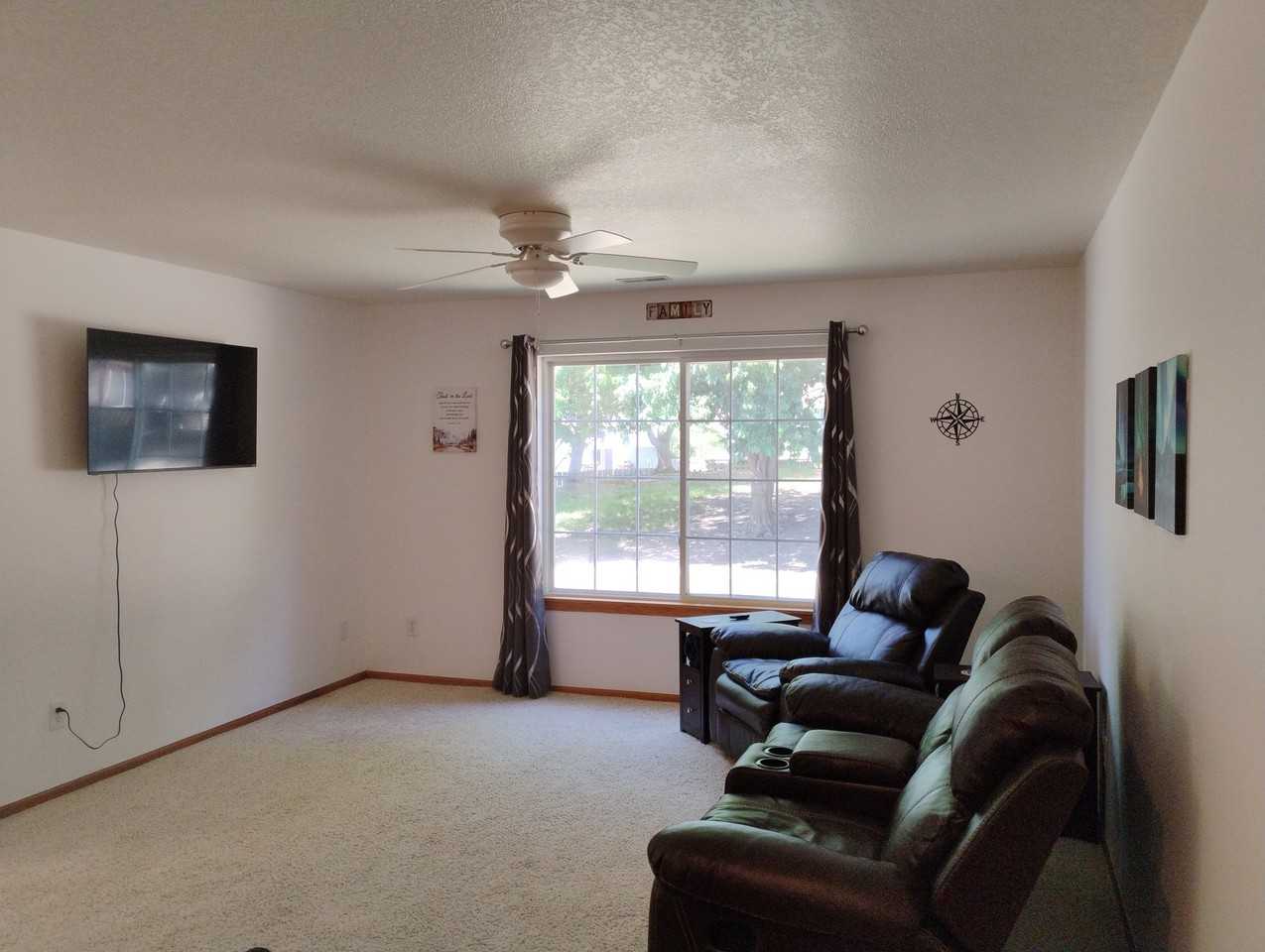 1100 N 6th St #8-2 - Photo 2 of 20