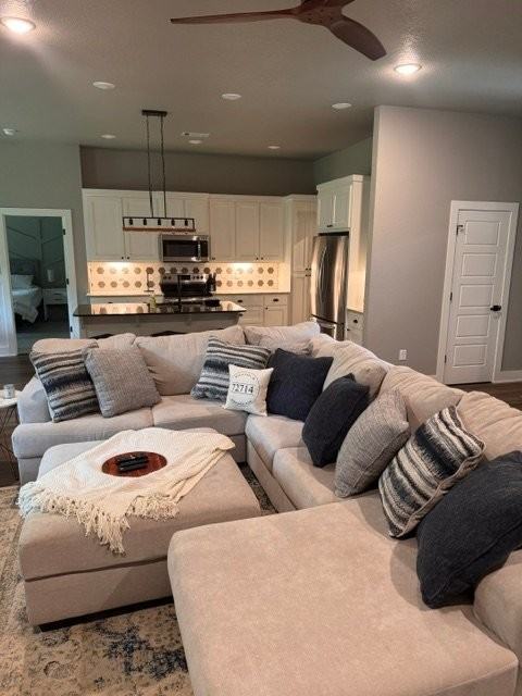 8 Leyland Dr - Photo 6 of 19
