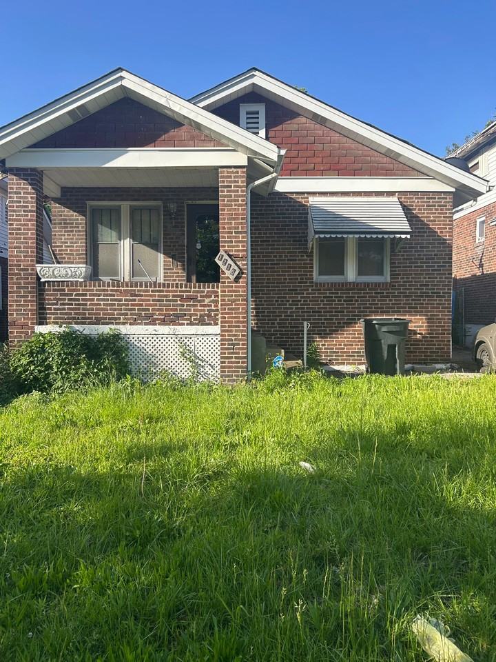 1236 Gimblin St - Photo 2 of 20