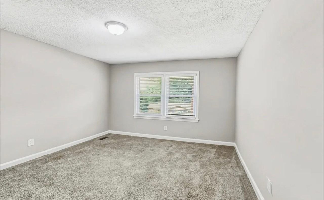 1953 Laurel Ln - Photo 7 of 10