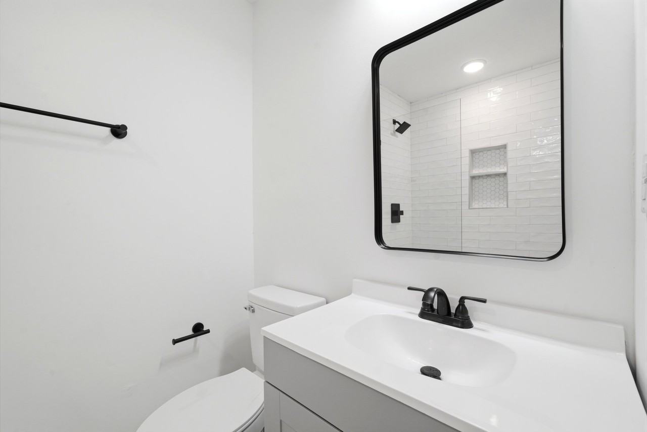6126 Amberly Ln - Photo 4 of 12