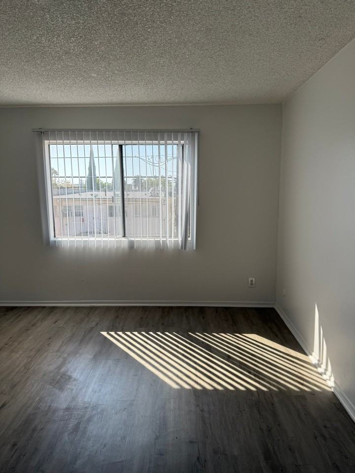 509 N Berendo St #110 - Photo 4 of 15