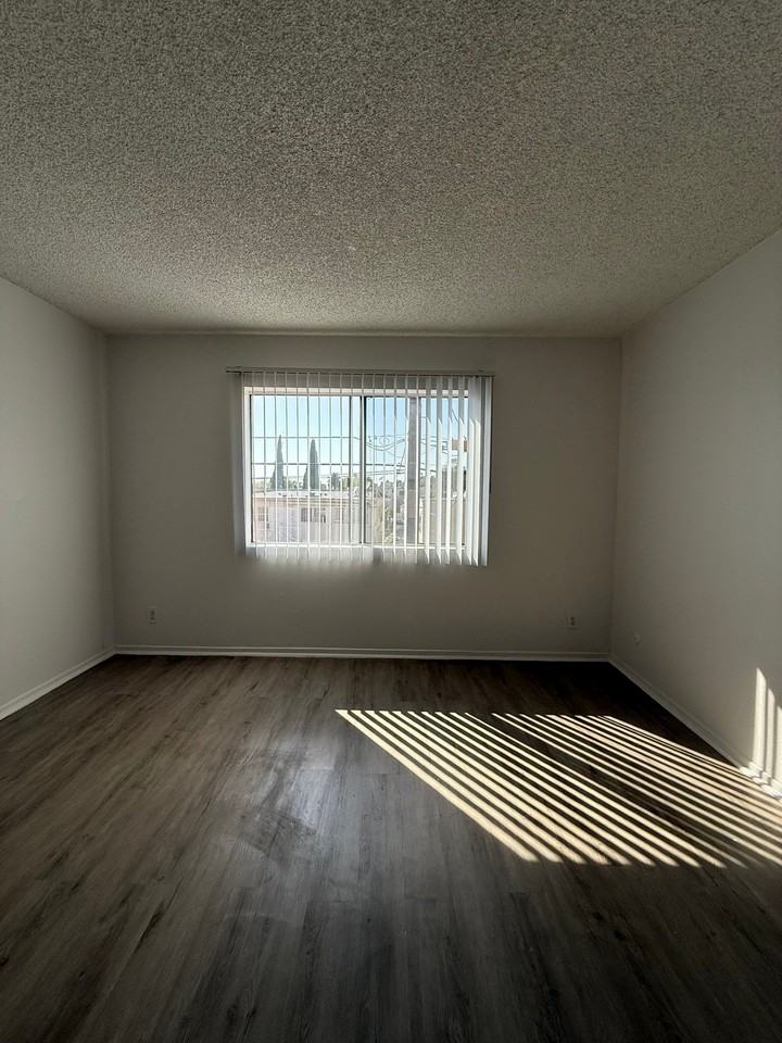 509 N Berendo St #110 - Photo 6 of 15