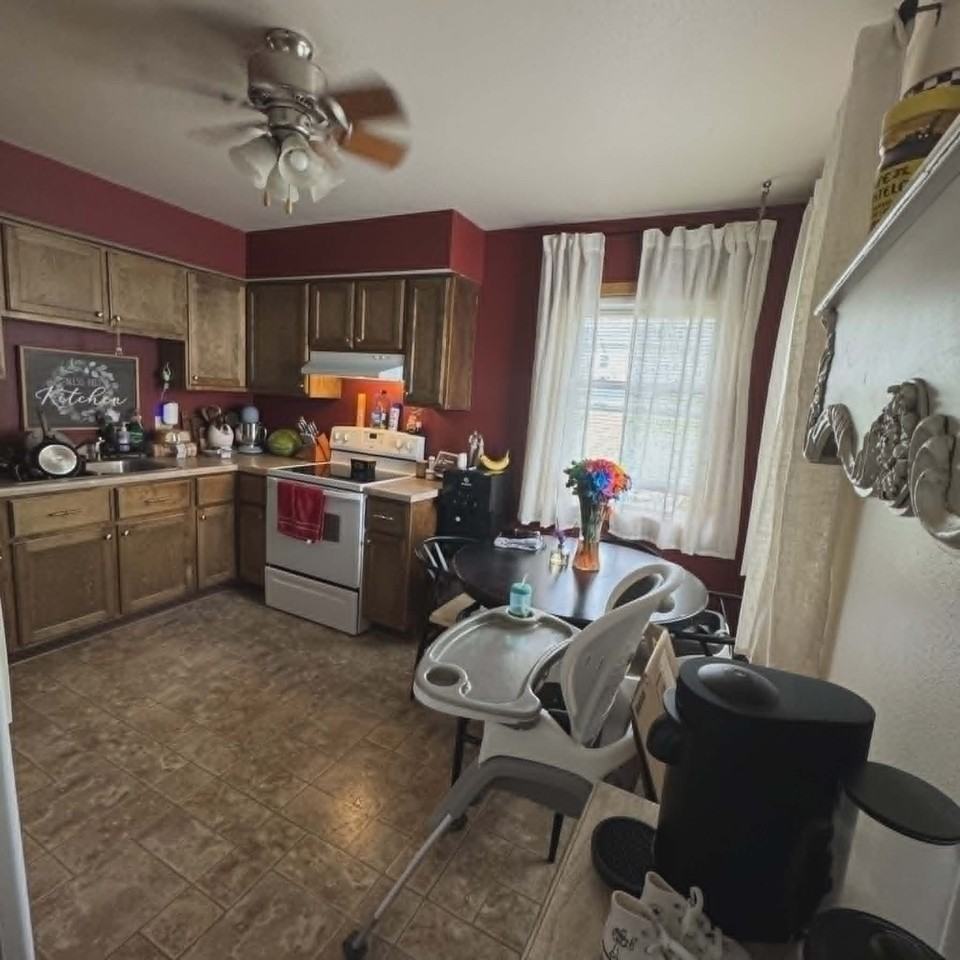1922 Woodlawn Ave - Photo 3 of 7