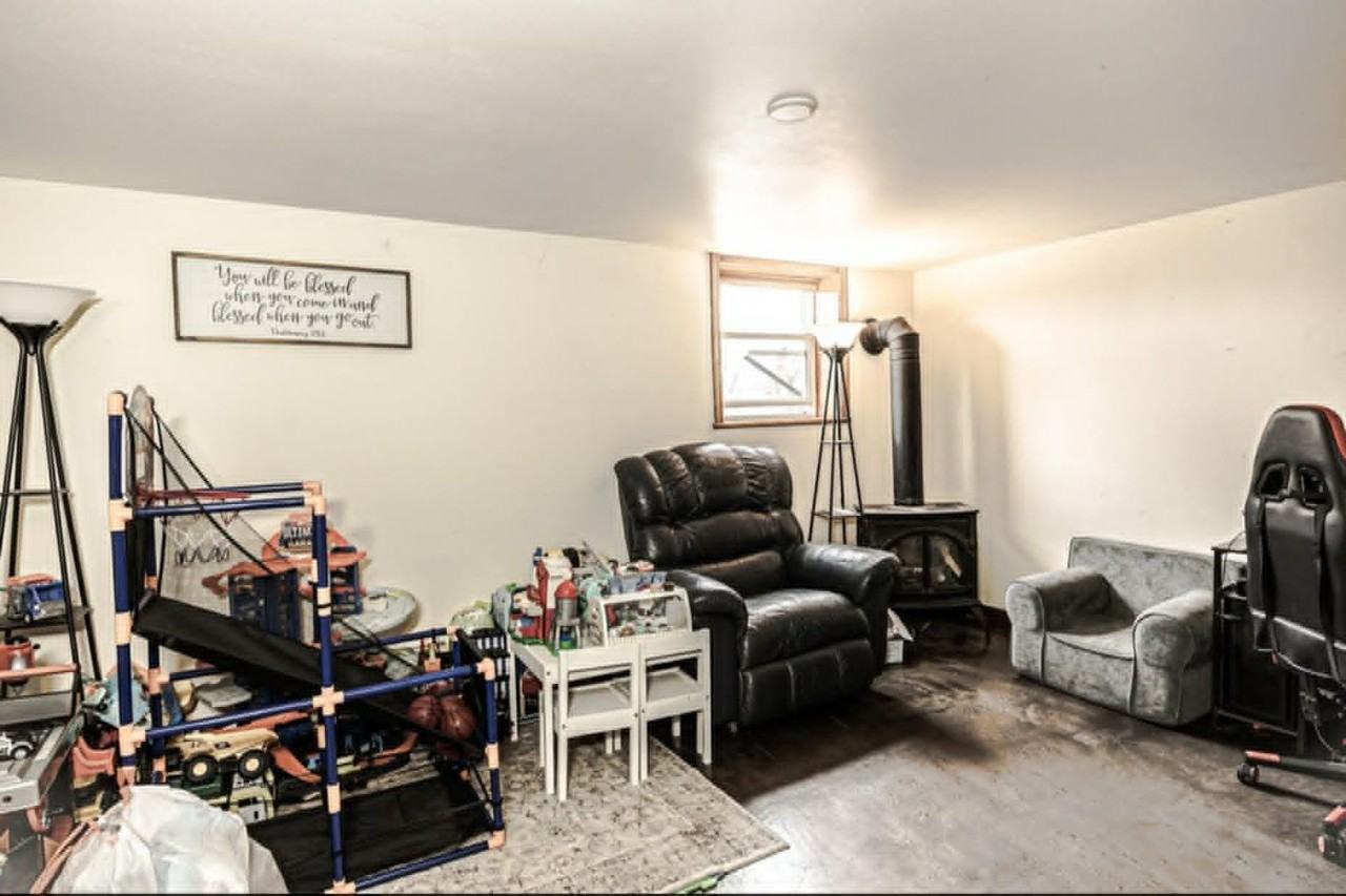 1922 Woodlawn Ave - Photo 7 of 7