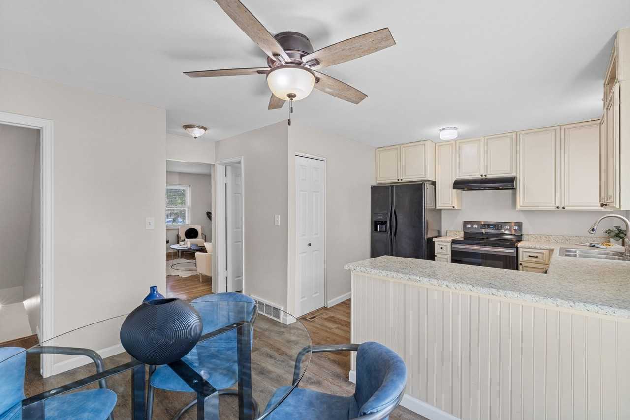 4621 S Lowell Blvd - Photo 5 of 15