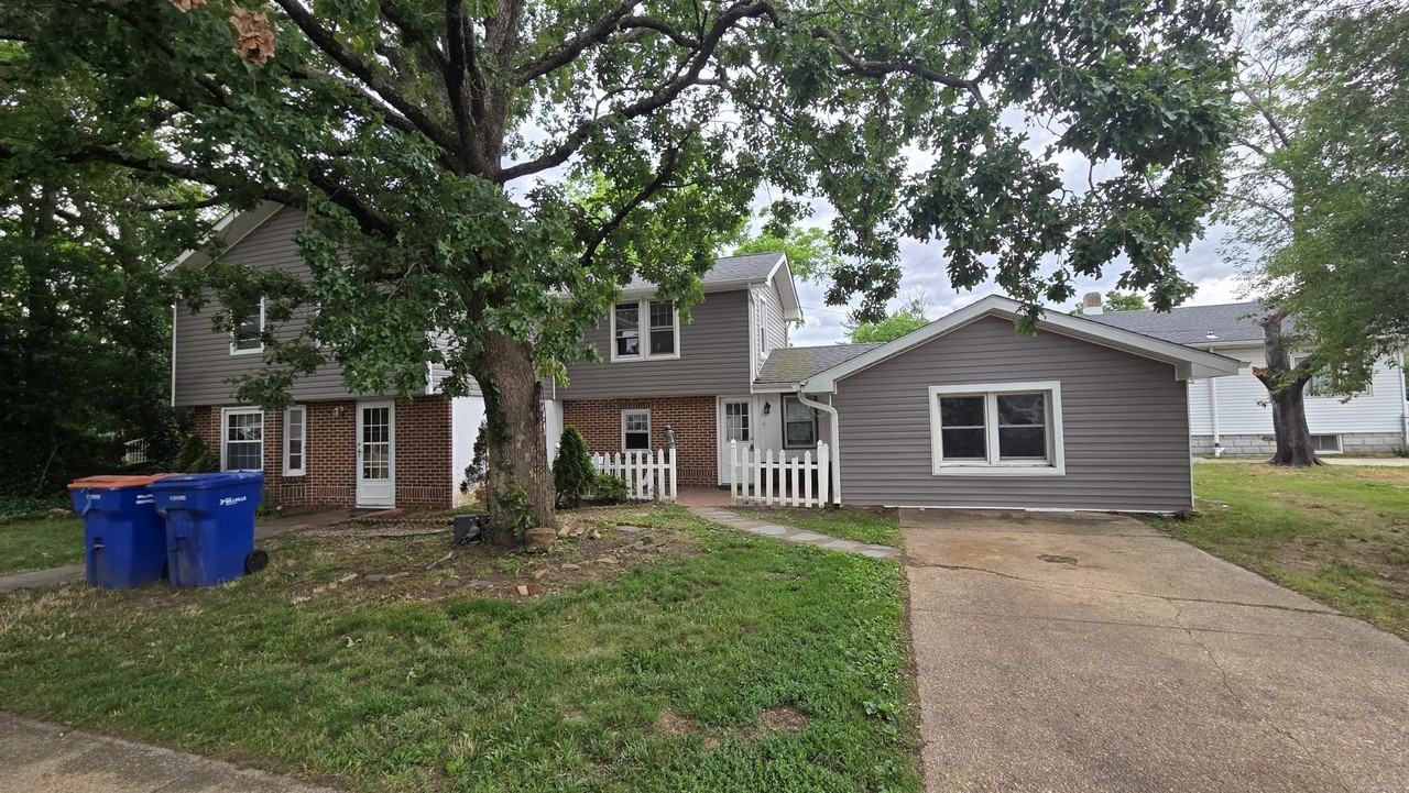 112 N 9th St - Photo 2 of 20