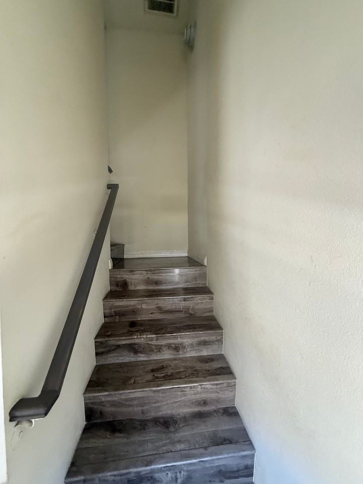 2468 New Ave #B - Photo 4 of 6