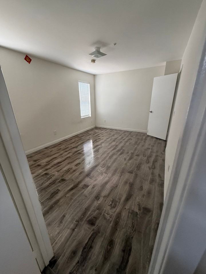 2468 New Ave #B - Photo 6 of 6