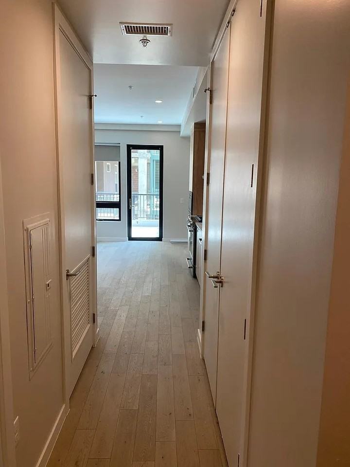 1908 W 33rd Ave #205 - Photo 3 of 14