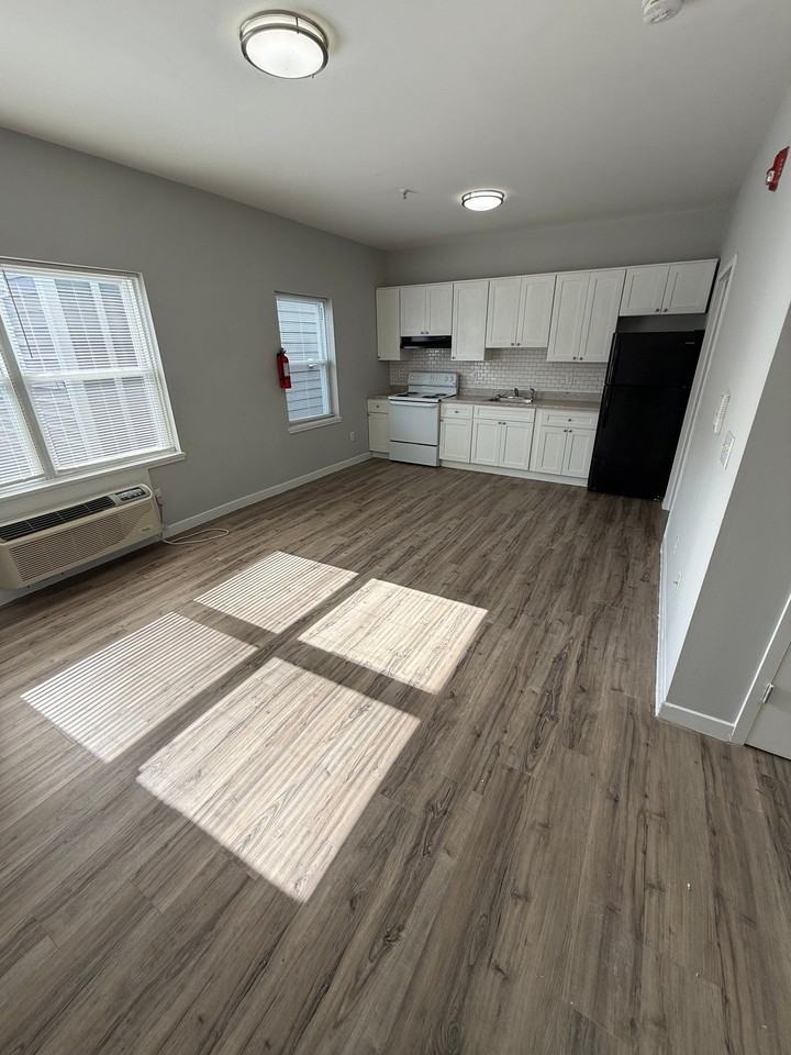 146 Hamilton Ave #203 - Photo 2 of 9