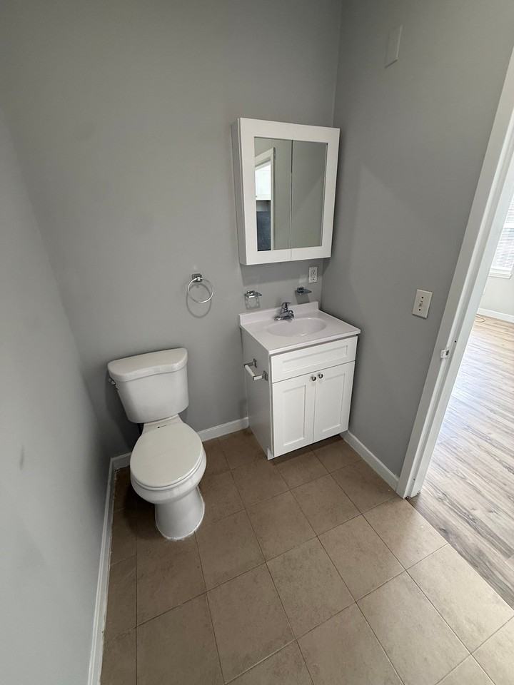 146 Hamilton Ave #203 - Photo 6 of 9