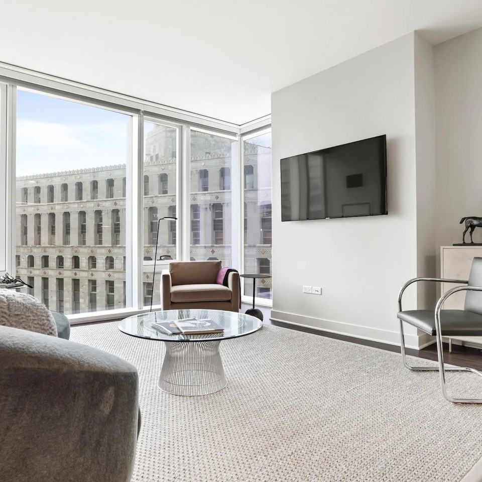 333 W Wolf Point Plz - Photo 3 of 20