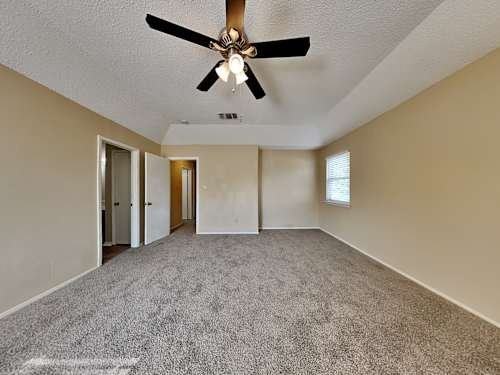 2613 Remmington Dr - Photo 4 of 7