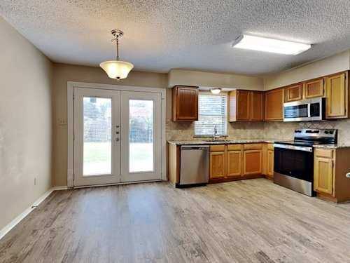 2613 Remmington Dr - Photo 5 of 7