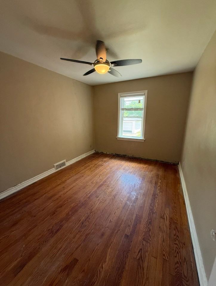 5730 Park Ln - Photo 3 of 12
