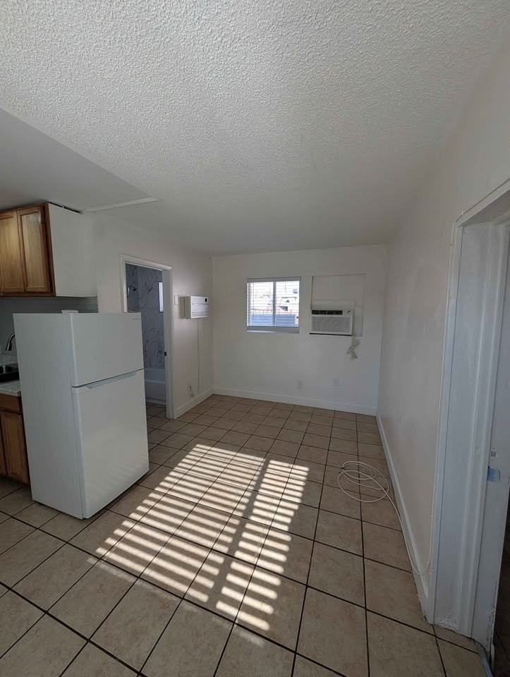 305 N 15th St #B - Photo 5 of 5