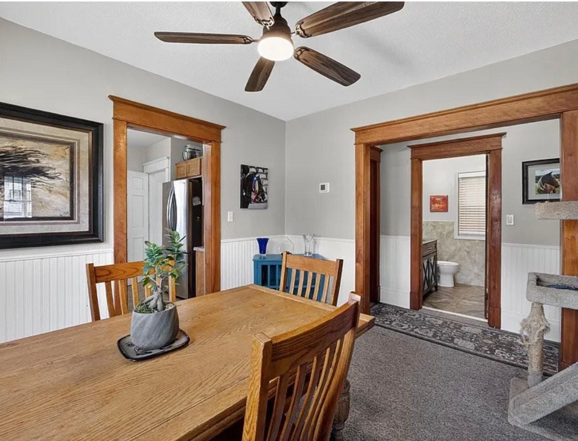 413 Carlton Ave W - Photo 7 of 14