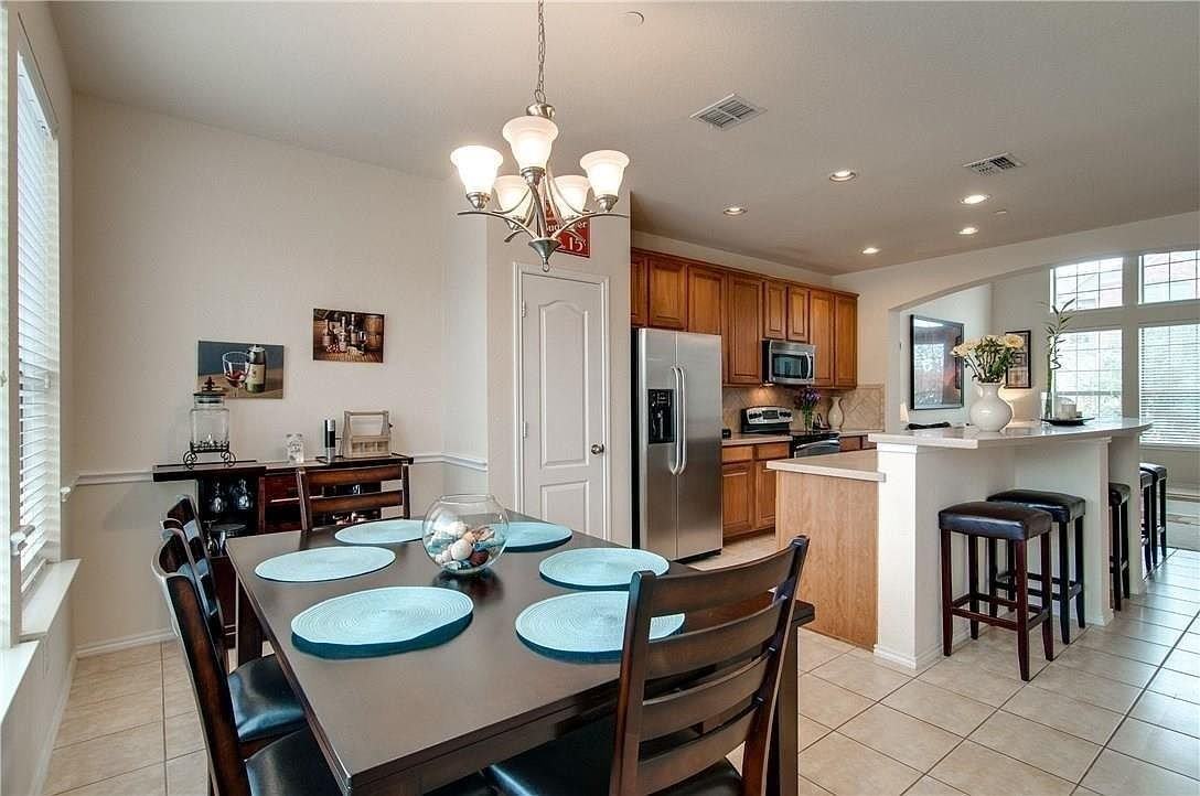 2116 Mcparland Ct - Photo 2 of 23
