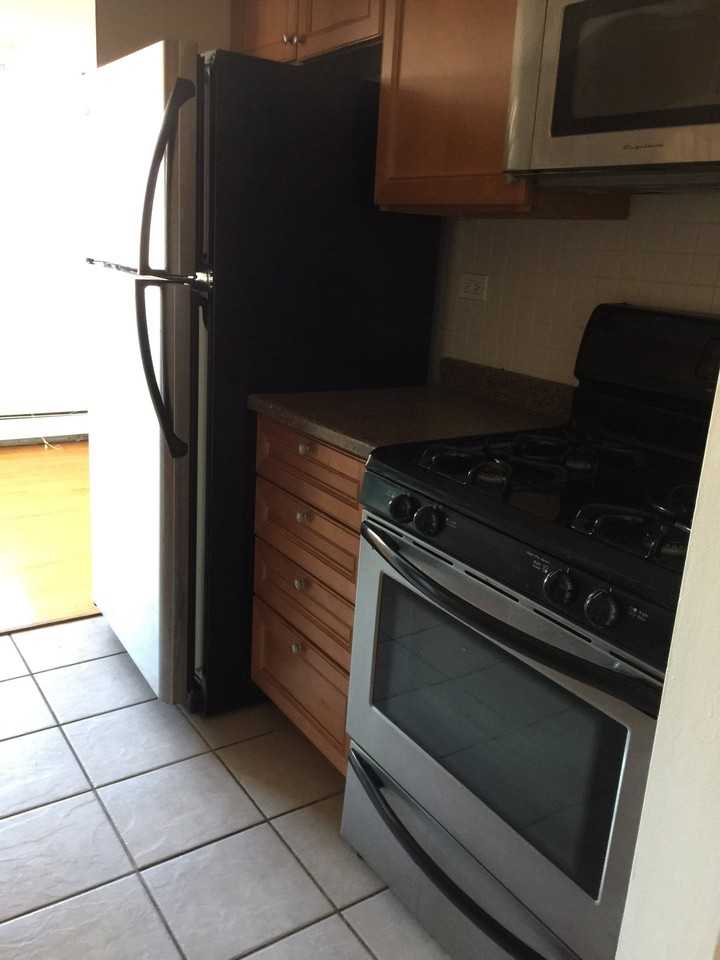 156 Asbury Ave #8 - Photo 4 of 14