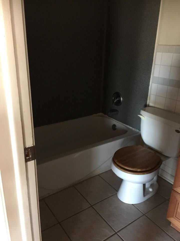 156 Asbury Ave #8 - Photo 6 of 14