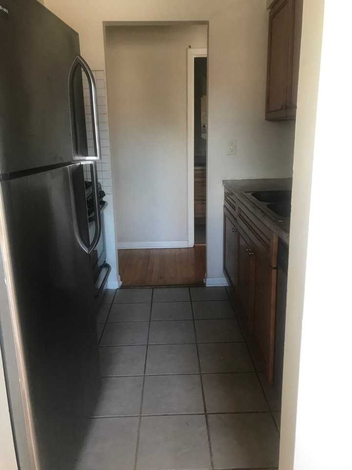 156 Asbury Ave #8 - Photo 7 of 14
