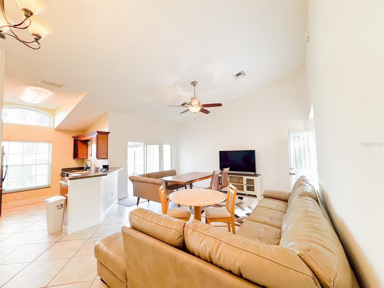 2474 Saint Augustine Blvd - Photo 5 of 20
