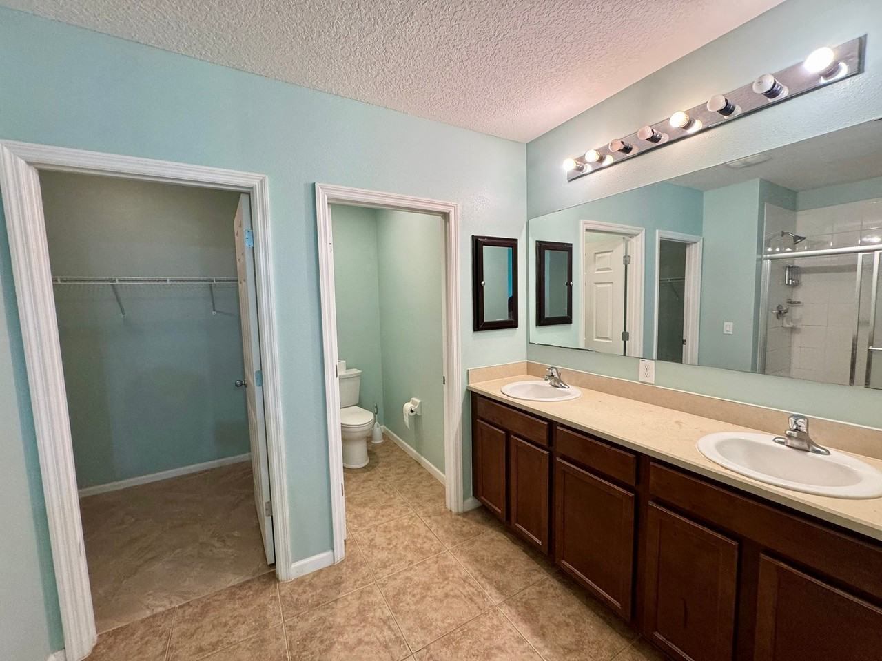 3750 Aria Dr - Photo 4 of 12