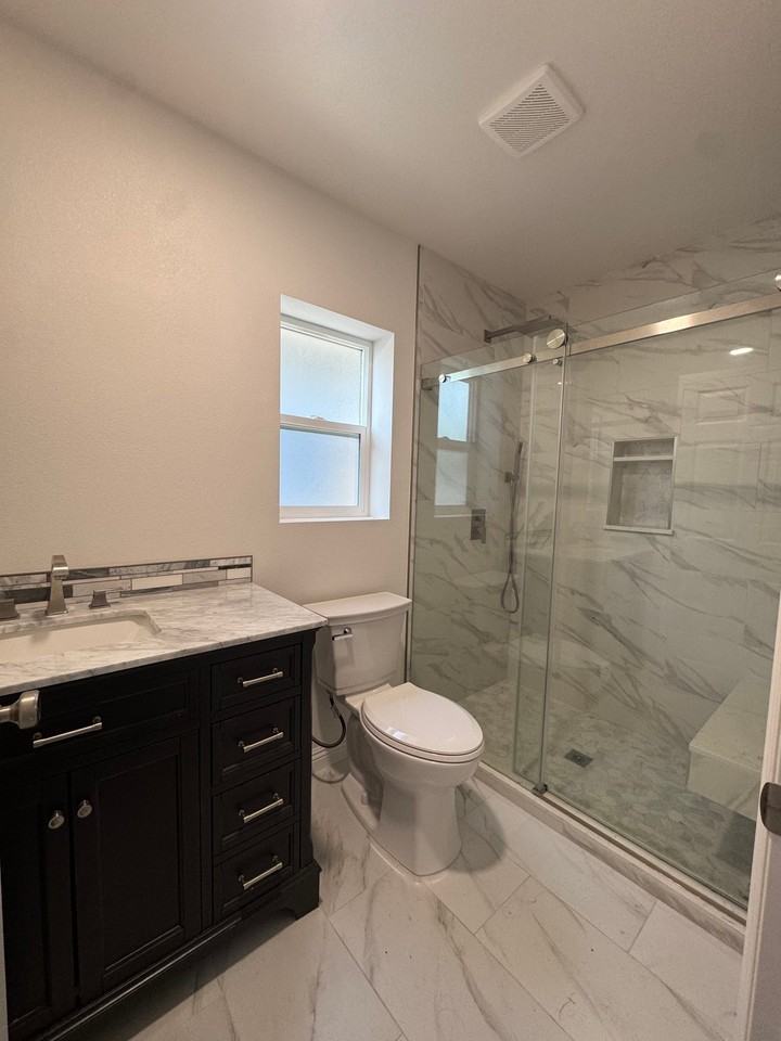1289 W 27th St #2 - Photo 4 of 6