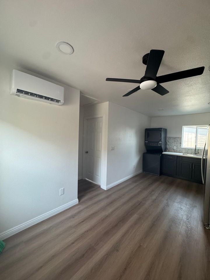 1289 W 27th St #2 - Photo 6 of 6