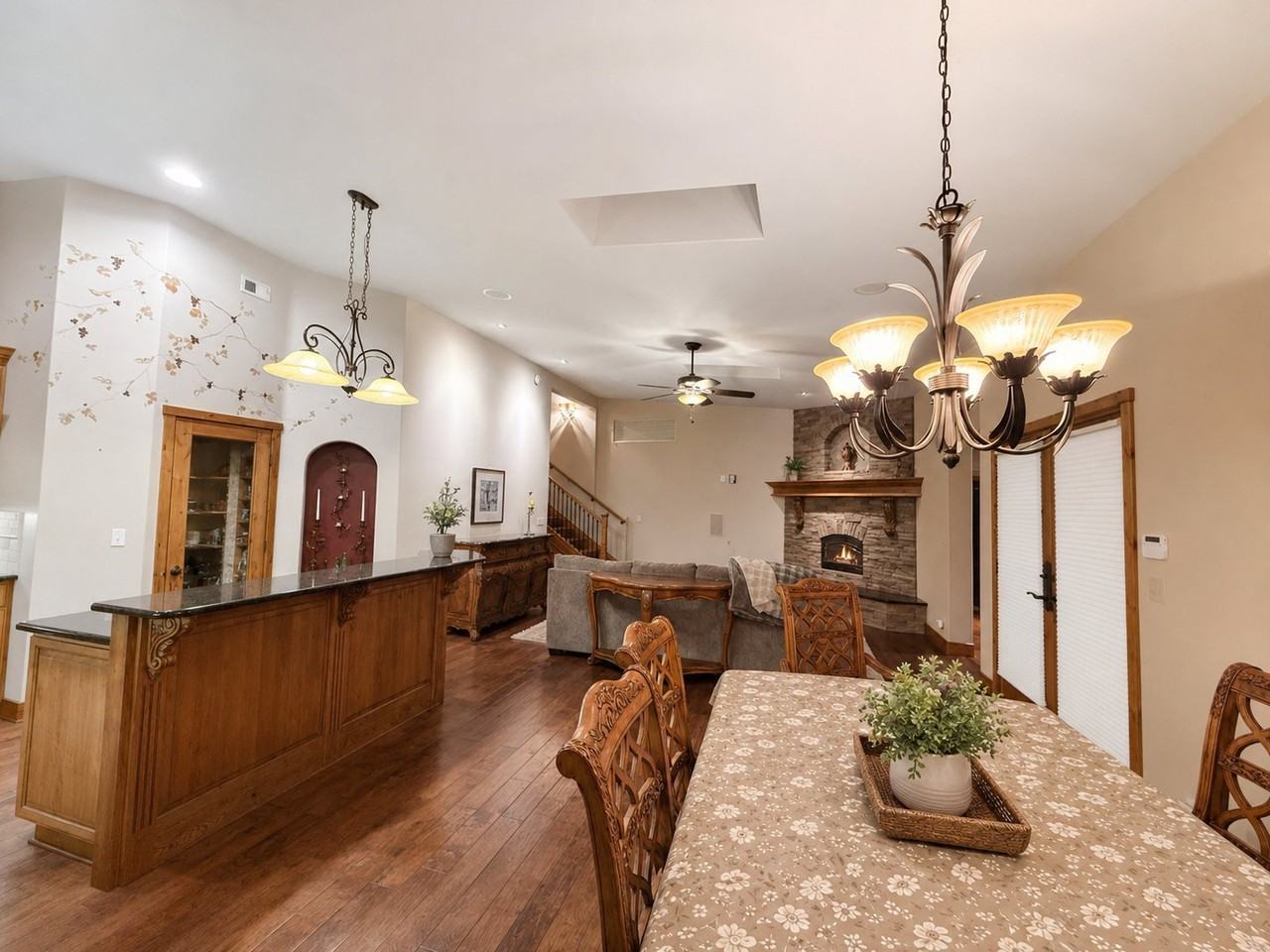 2098 Lamb Ln - Photo 2 of 16