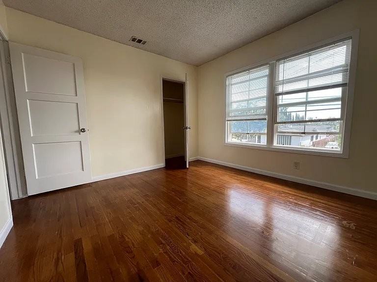3927 W 105th St #C - Photo 7 of 16