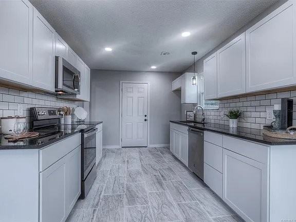 5926 S 90th East Ave - Photo 2 of 20