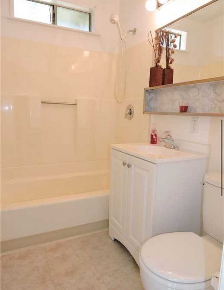 7451 Colombia Dr - Photo 4 of 6