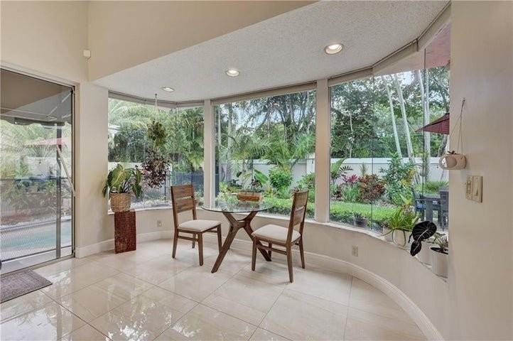 8171 Hampton Wood Dr - Photo 6 of 8