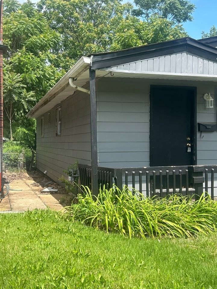4211 Ravenwood Ave - Photo 2 of 19
