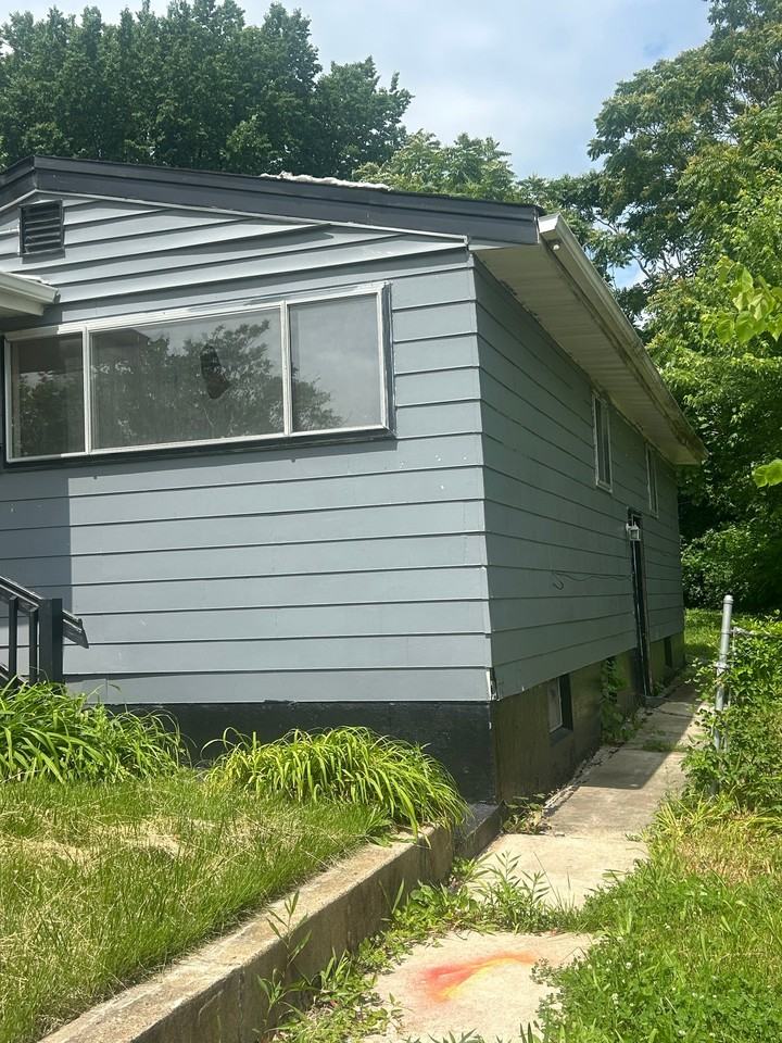 4211 Ravenwood Ave - Photo 3 of 19