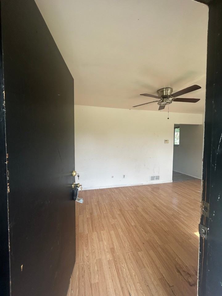 4211 Ravenwood Ave - Photo 6 of 19
