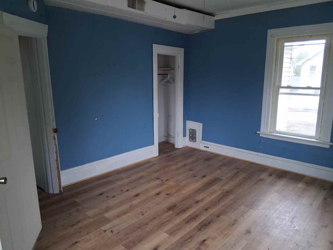 1205 N Sheridan Rd - Photo 6 of 12