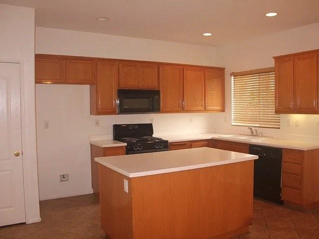 1425 Cottonwood St - Photo 3 of 10