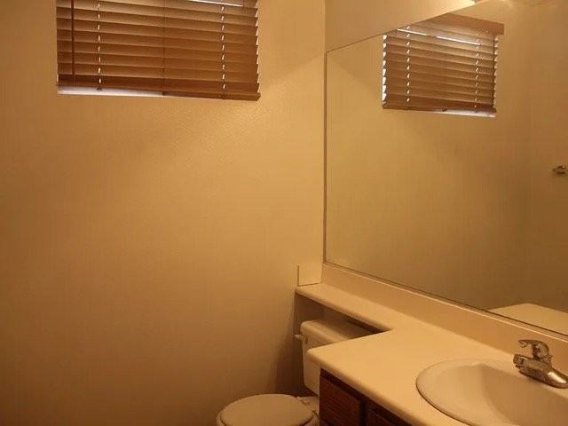 1425 Cottonwood St - Photo 6 of 10