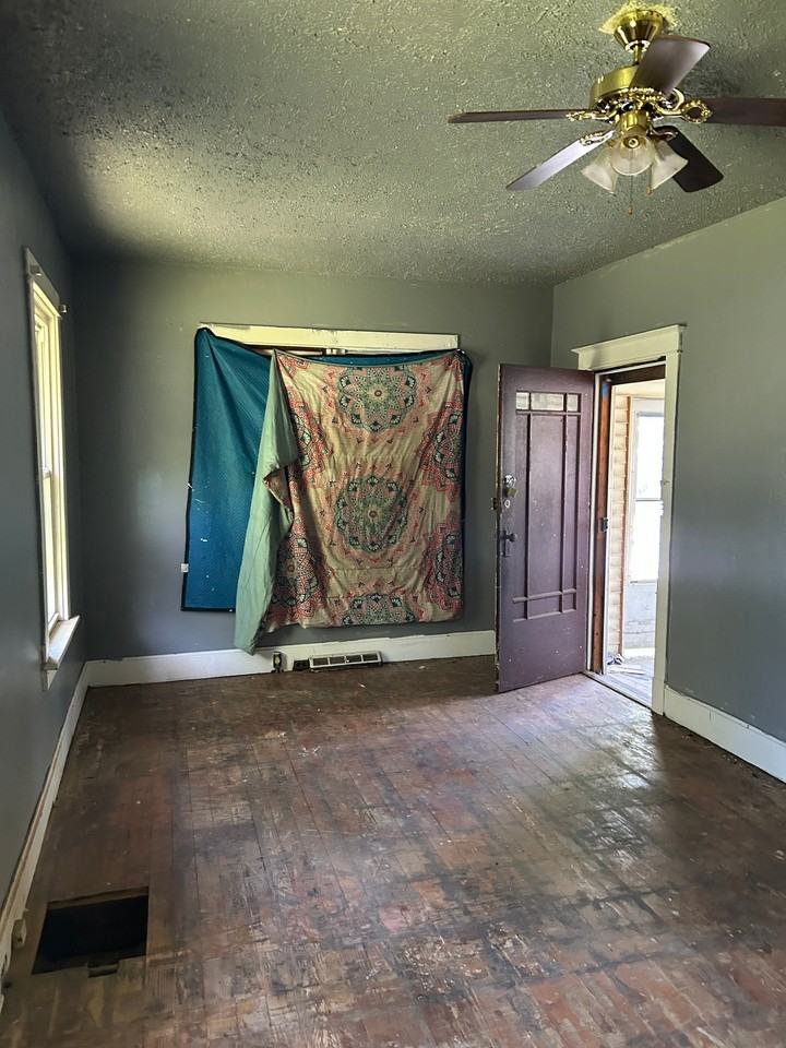 1405 N 54th St - Photo 6 of 10