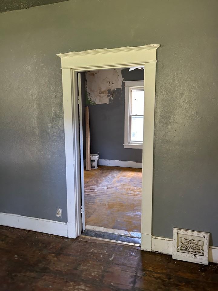 1405 N 54th St - Photo 7 of 10