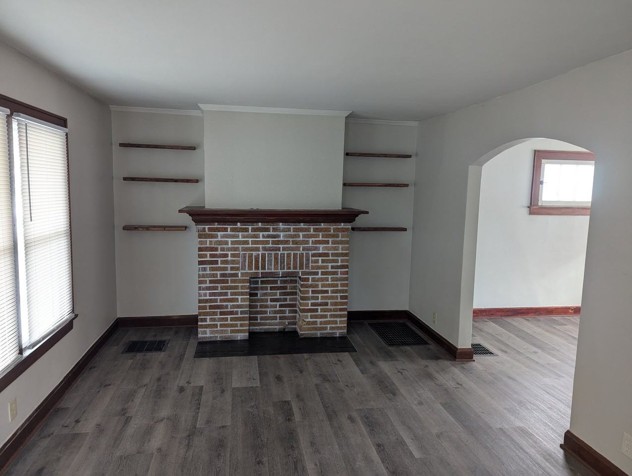 190 Nashoba Ave - Photo 2 of 13